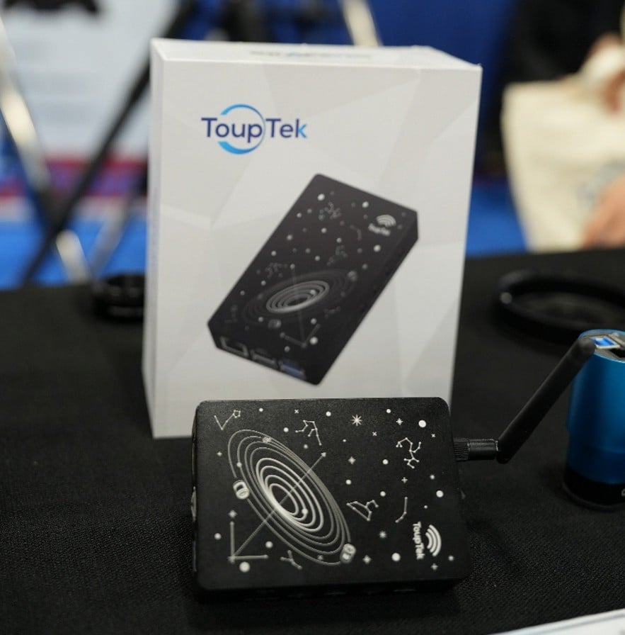 Pantalla ToupTek Astro StellaVita en NEAF 2025