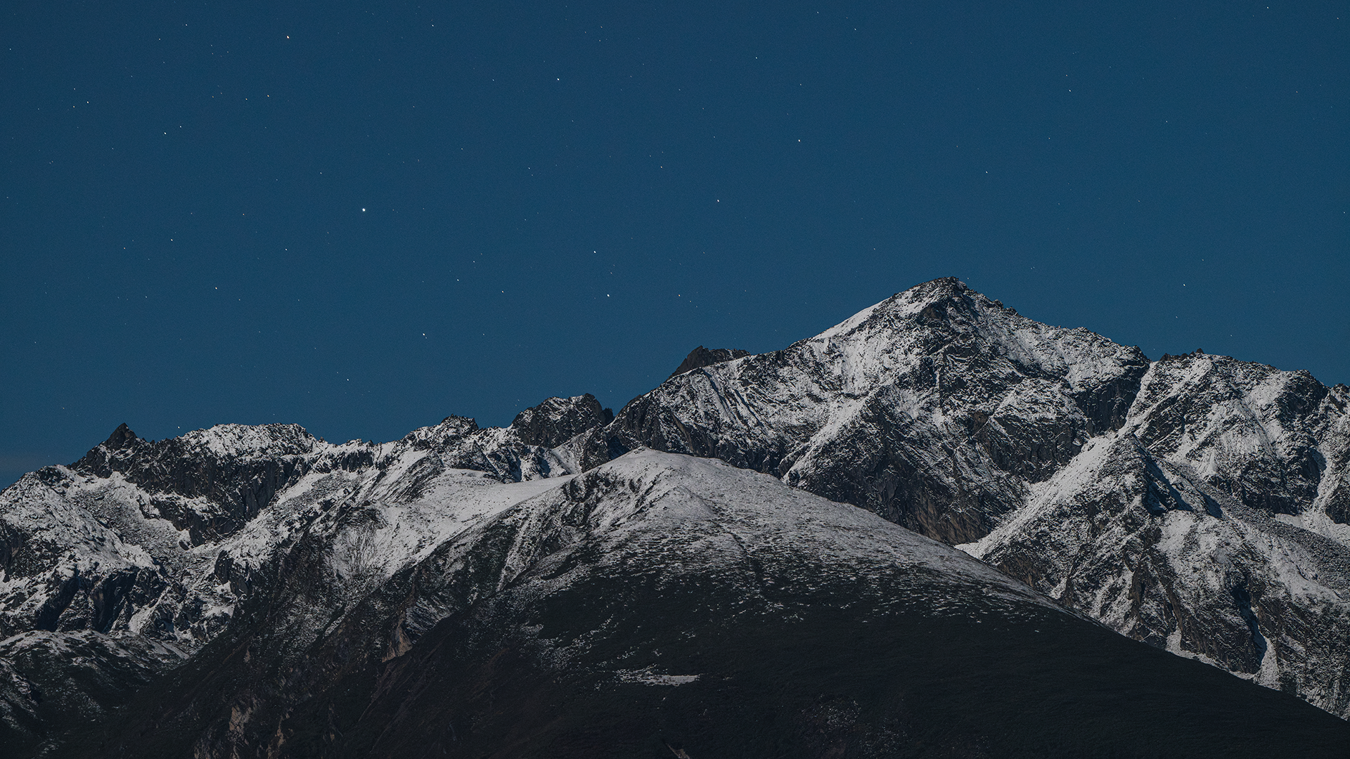 Compatible with DSLR/mirrorless